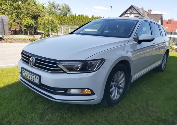 Volkswagen Passat cena 60900 przebieg: 172000, rok produkcji 2015 z Drezdenko małe 154
